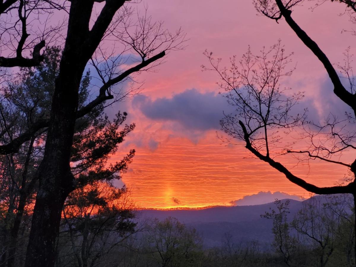 Hotel Barefoot Hills Dahlonega Esterno foto