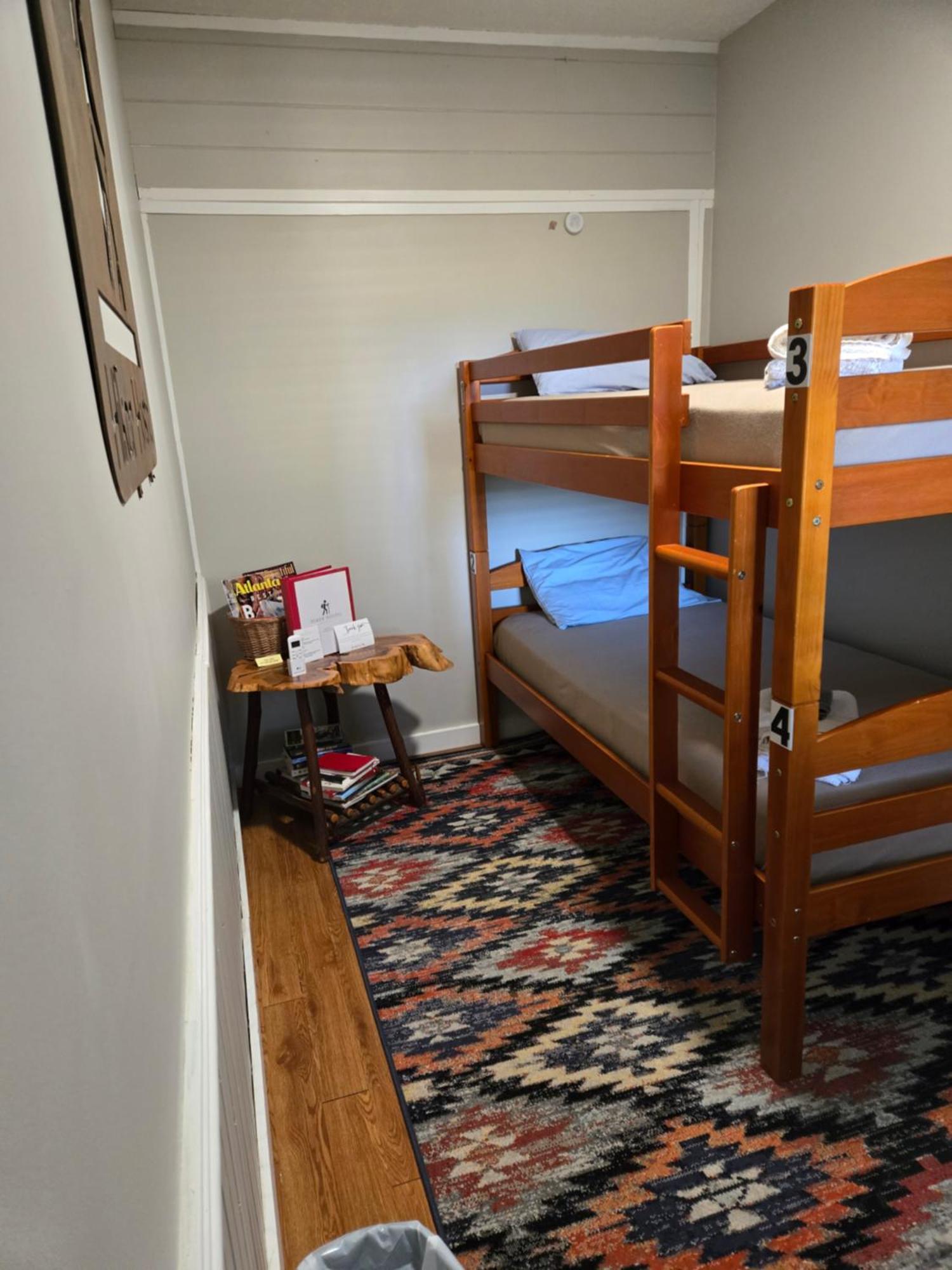 Hotel Barefoot Hills Dahlonega Esterno foto