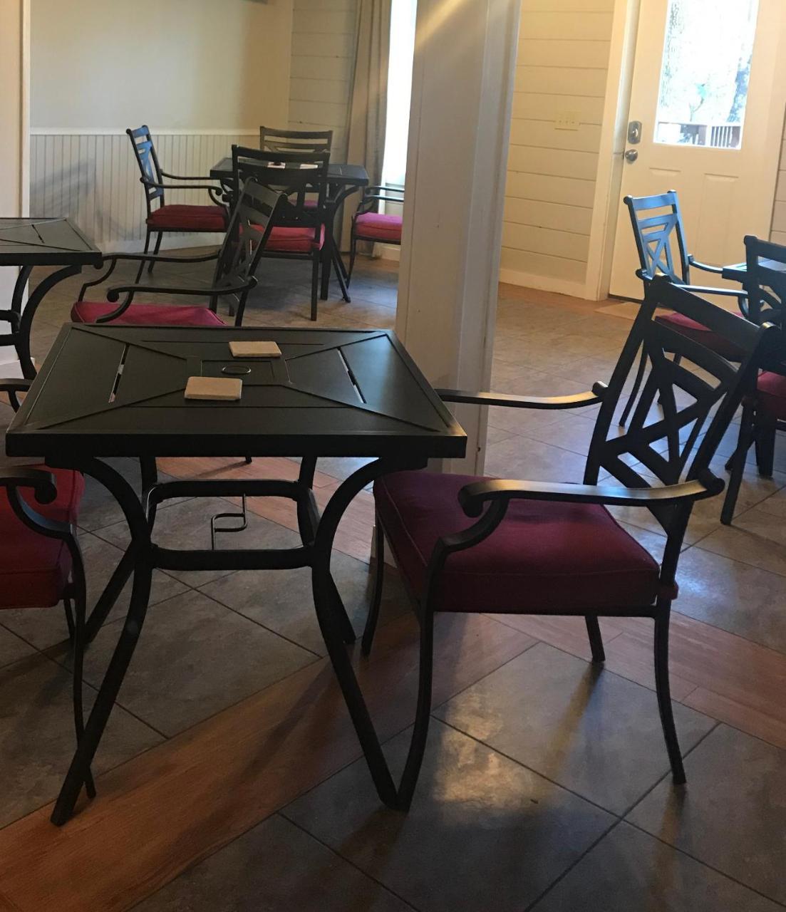 Hotel Barefoot Hills Dahlonega Esterno foto