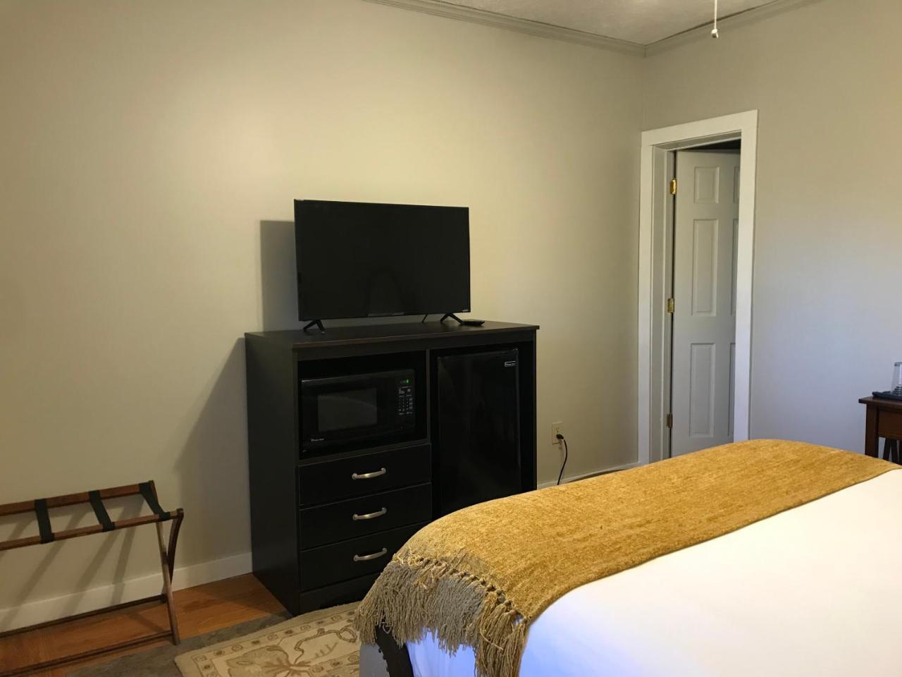 Hotel Barefoot Hills Dahlonega Esterno foto