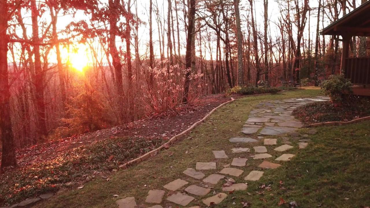 Hotel Barefoot Hills Dahlonega Esterno foto