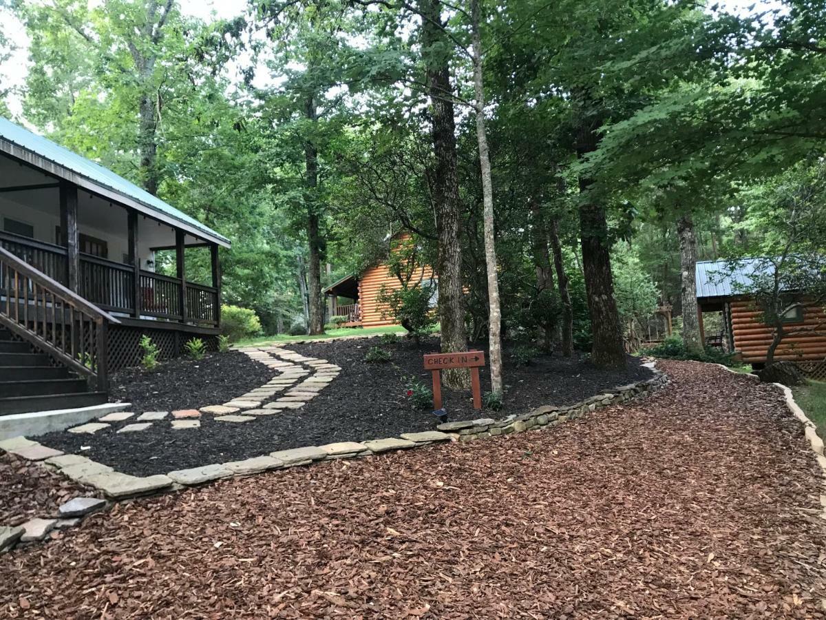 Hotel Barefoot Hills Dahlonega Esterno foto