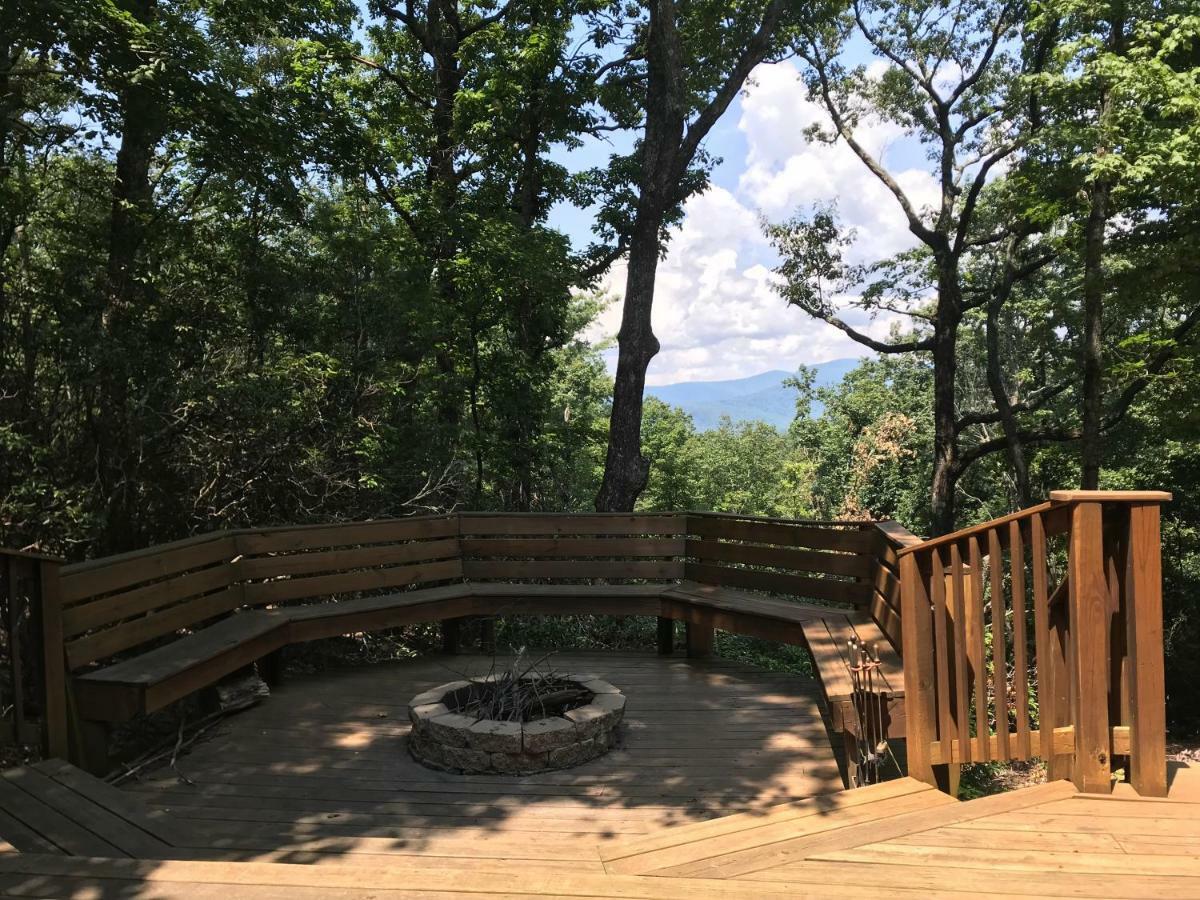Hotel Barefoot Hills Dahlonega Esterno foto