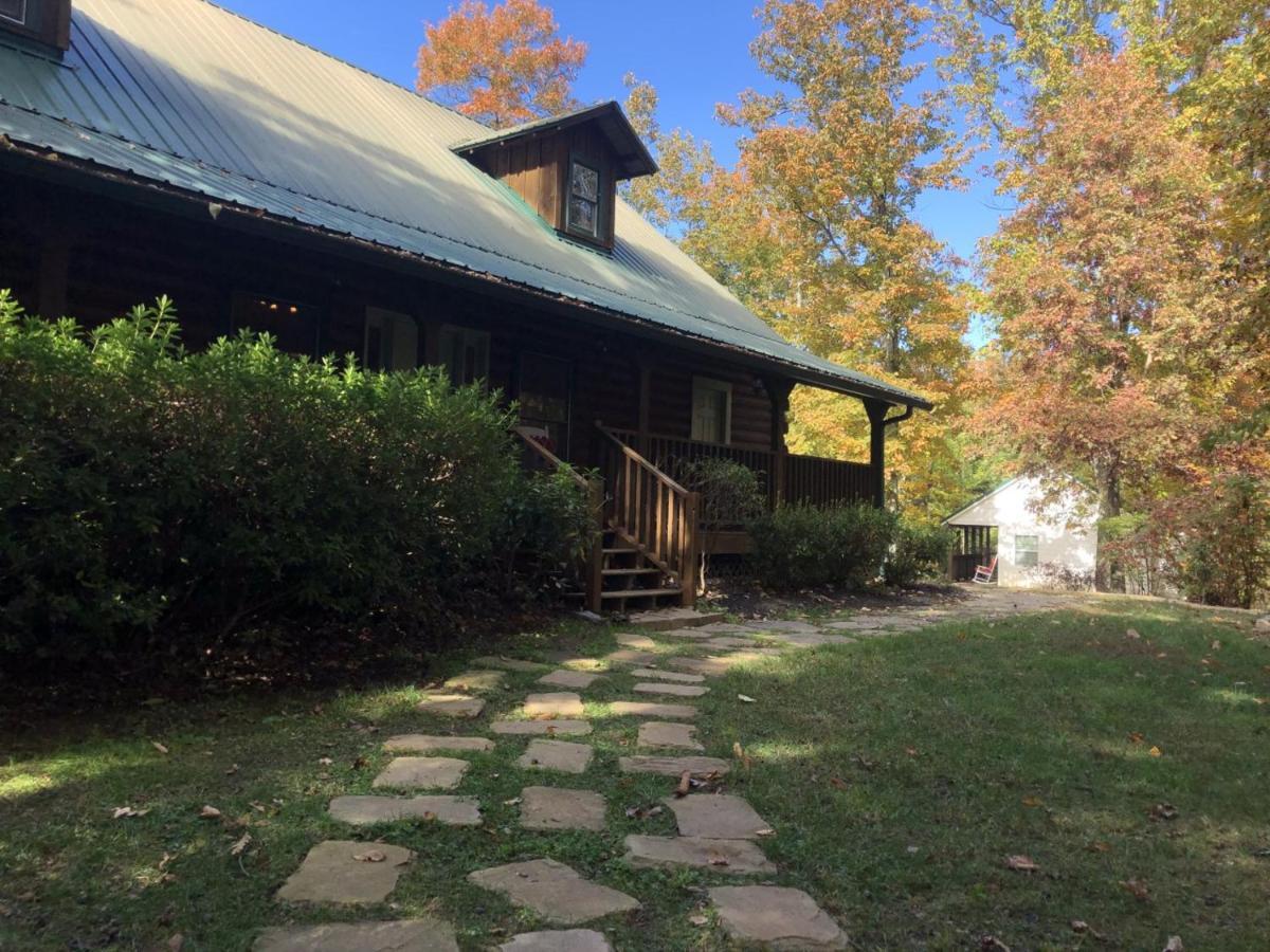 Hotel Barefoot Hills Dahlonega Esterno foto